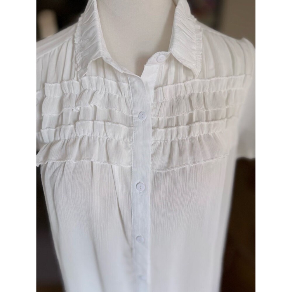 NWT Doe & Rae White Ruffle-Front Button Down Top - Picture 3 of 10